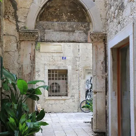 By The Sea - 17966 Split